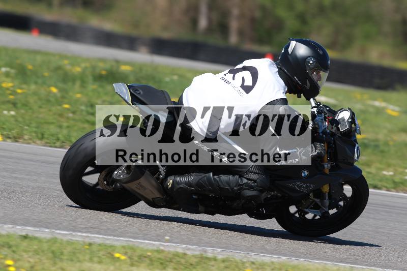 /Archiv-2022/08 17.04.2022 Speer Racing ADR/Instruktorengruppe/backside